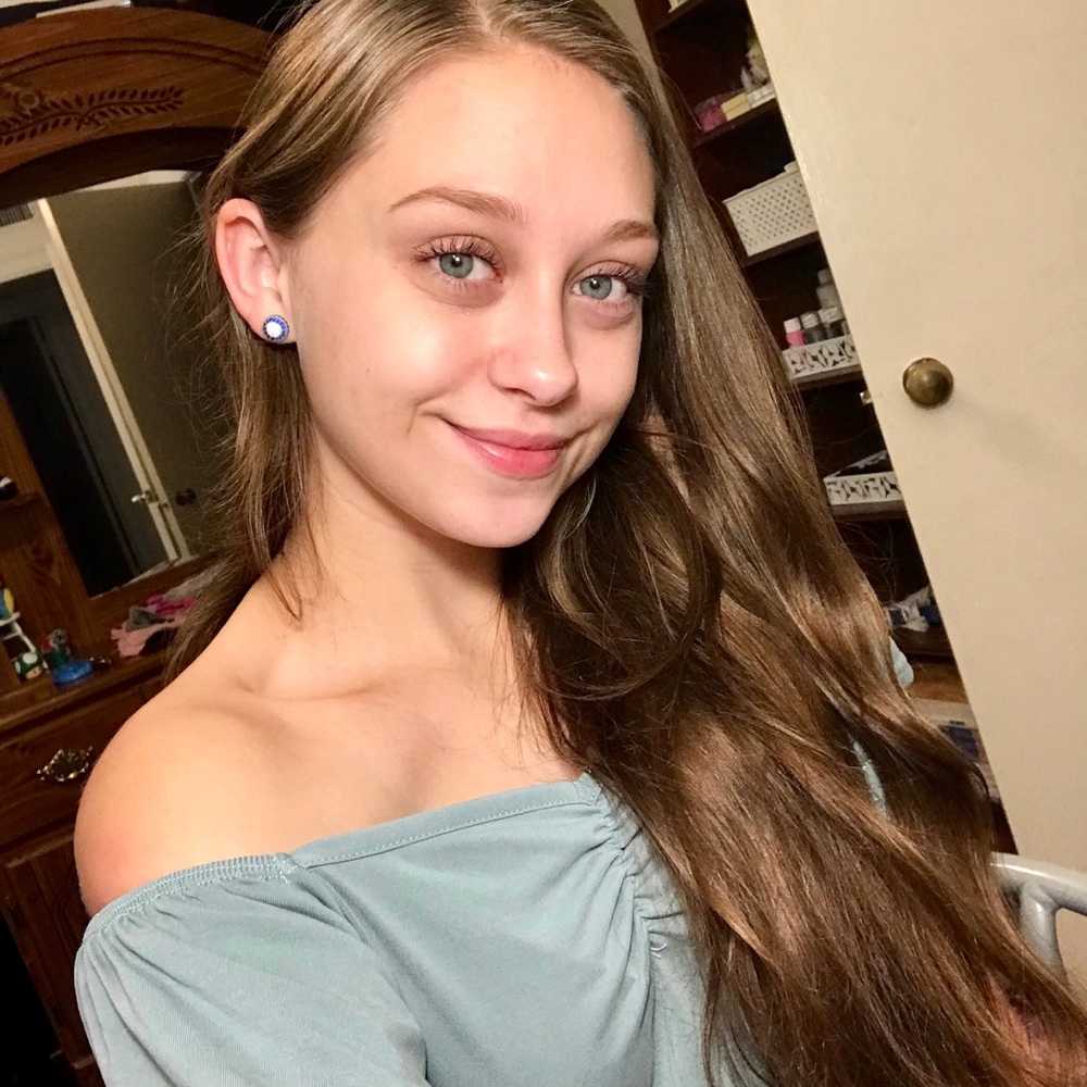 Meet your Posher, Mikayla
